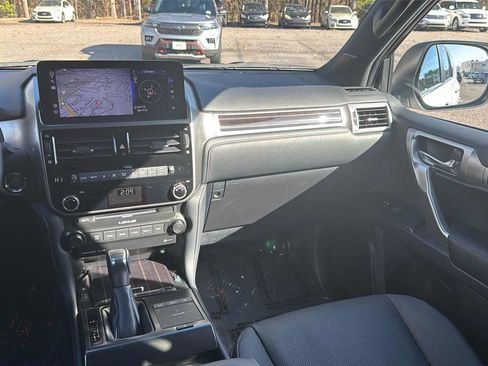 Used 2023 Lexus GX 460 Premium image 14