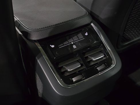 Used 2022 Volvo XC90 T6 Momentum w/ Advanced Package image 33