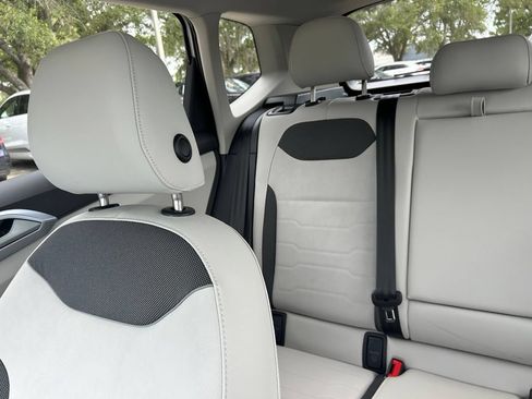New 2026 Volkswagen Taos SE FWD image 12
