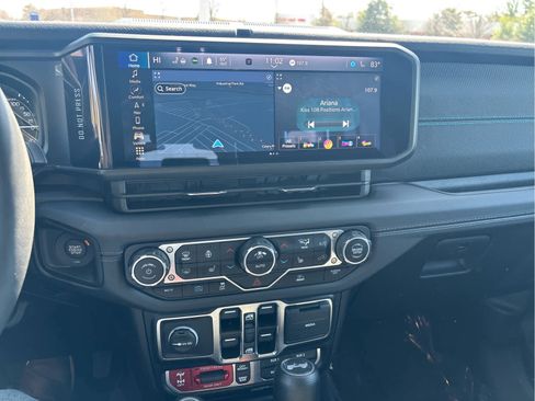 Used 2024 Jeep Wrangler Unlimited Rubicon 4xe w/ Technology Group AWD/4WD image 12