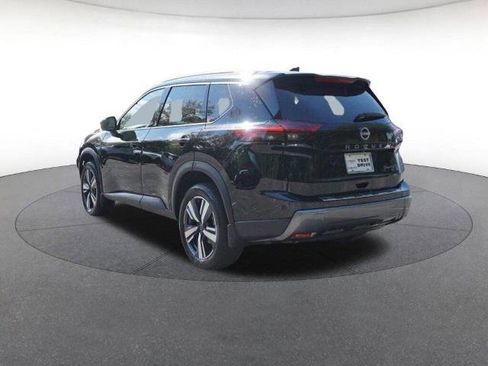 Certified 2024 Nissan Rogue SL image 3