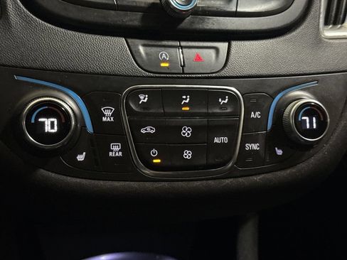Used 2021 Chevrolet Malibu LT FWD image 16