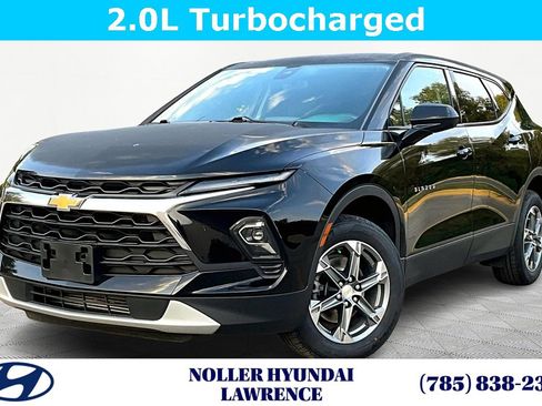 Used 2023 Chevrolet Blazer LT image 1