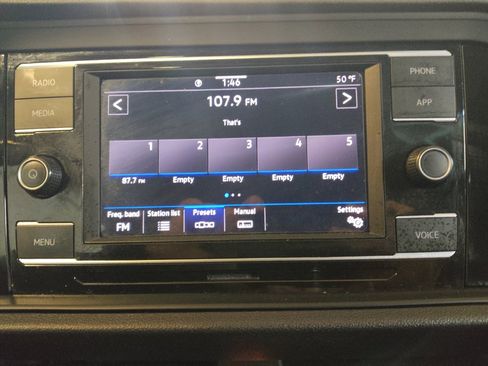 Used 2024 Volkswagen Jetta SE image 25