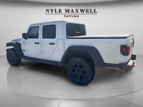 Used 2023 Jeep Gladiator Mojave AWD/4WD image 5