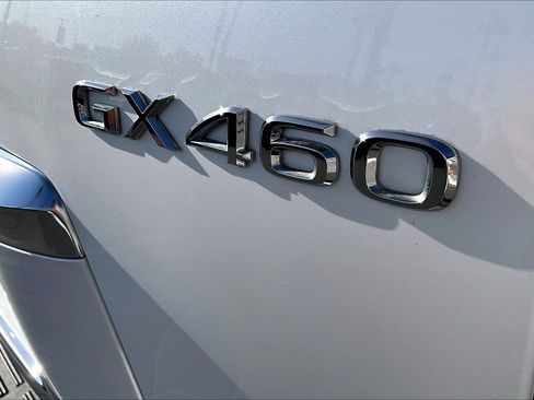 Used 2023 Lexus GX 460 Premium w/ Premium Package AWD/4WD image 8