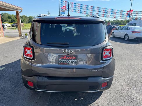 Used 2017 Jeep Renegade Limited FWD image 5