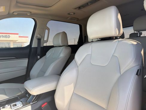 Used 2024 Kia Telluride S w/ S Sunroof Package FWD image 10