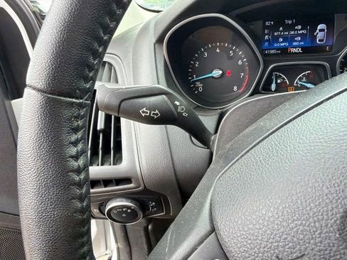 Used 2015 Ford Focus SE w/ SE Cold Weather Package FWD image 24