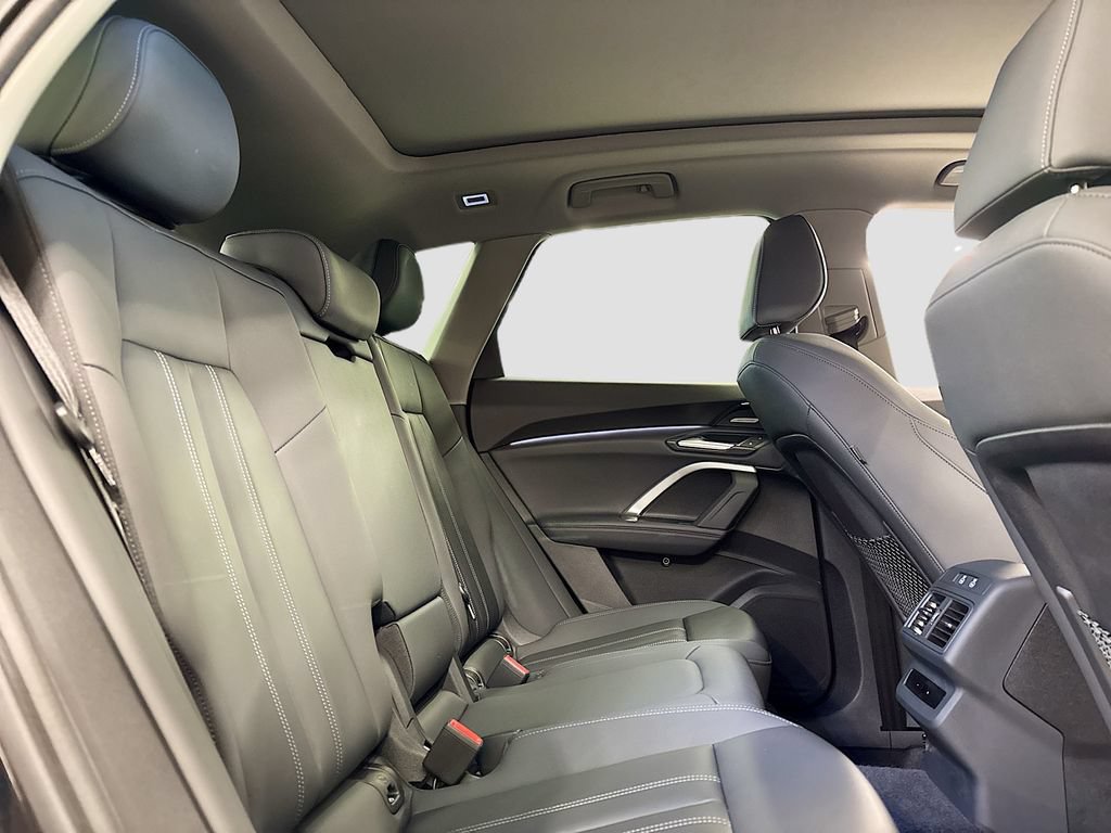 Certified 2025 Audi Q5 Premium Plus w/ Premium Plus AWD/4WD image 16