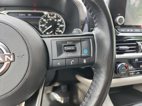 Used 2022 Nissan Pathfinder SV FWD image 26