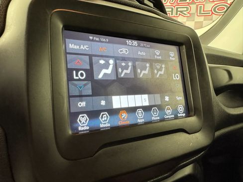 Used 2020 Jeep Renegade Latitude AWD/4WD image 20