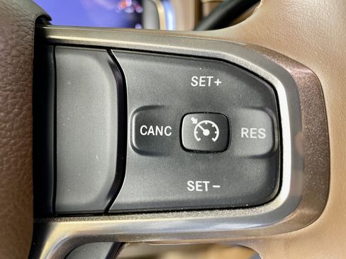 Used 2024 RAM 3500 Limited w/ Towing Technology Group image 20