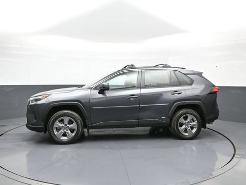 Used 2024 Toyota RAV4 LE AWD/4WD image 9