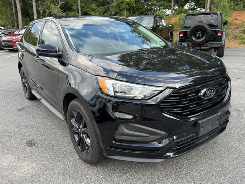Used 2022 Ford Edge SE w/ Black Appearance Package AWD/4WD image 3