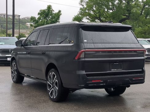 New 2026 Lincoln Navigator L Reserve AWD/4WD image 5