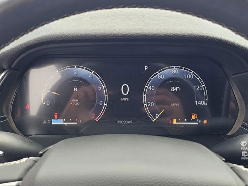 Used 2023 Jeep Grand Cherokee Altitude AWD/4WD image 23