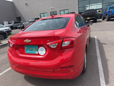 Used 2018 Chevrolet Cruze LT image 18