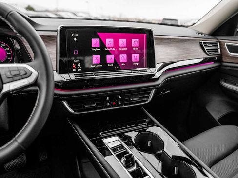 New 2026 Volkswagen Atlas SEL image 8