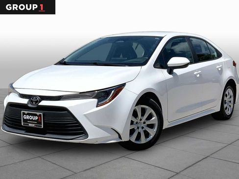 Used 2023 Toyota Corolla LE FWD image 1