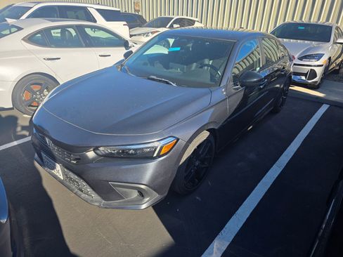 Used 2022 Honda Civic Sport image 2
