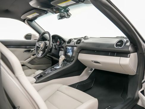 Used 2024 Porsche 718 Boxster GTS RWD image 15