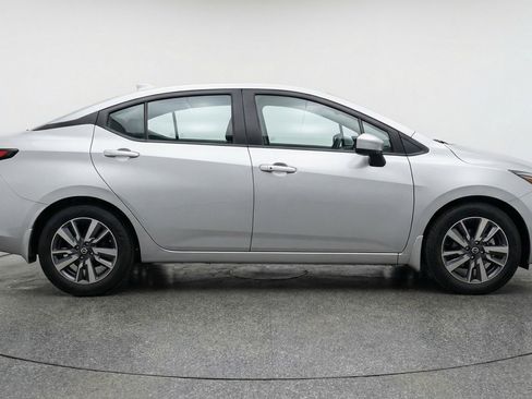 Used 2025 Nissan Versa SV image 11