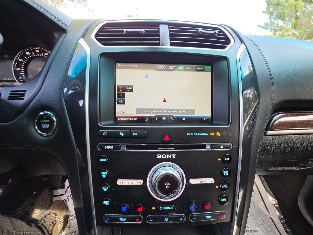Used 2016 Ford Explorer Platinum AWD/4WD image 27