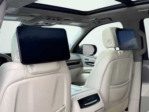 Used 2021 Cadillac Escalade Premium Luxury Platinum AWD/4WD image 24