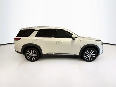 Used 2023 Nissan Pathfinder Platinum AWD/4WD image 8