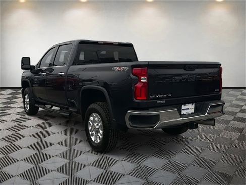 Used 2024 Chevrolet Silverado 2500 LTZ image 7