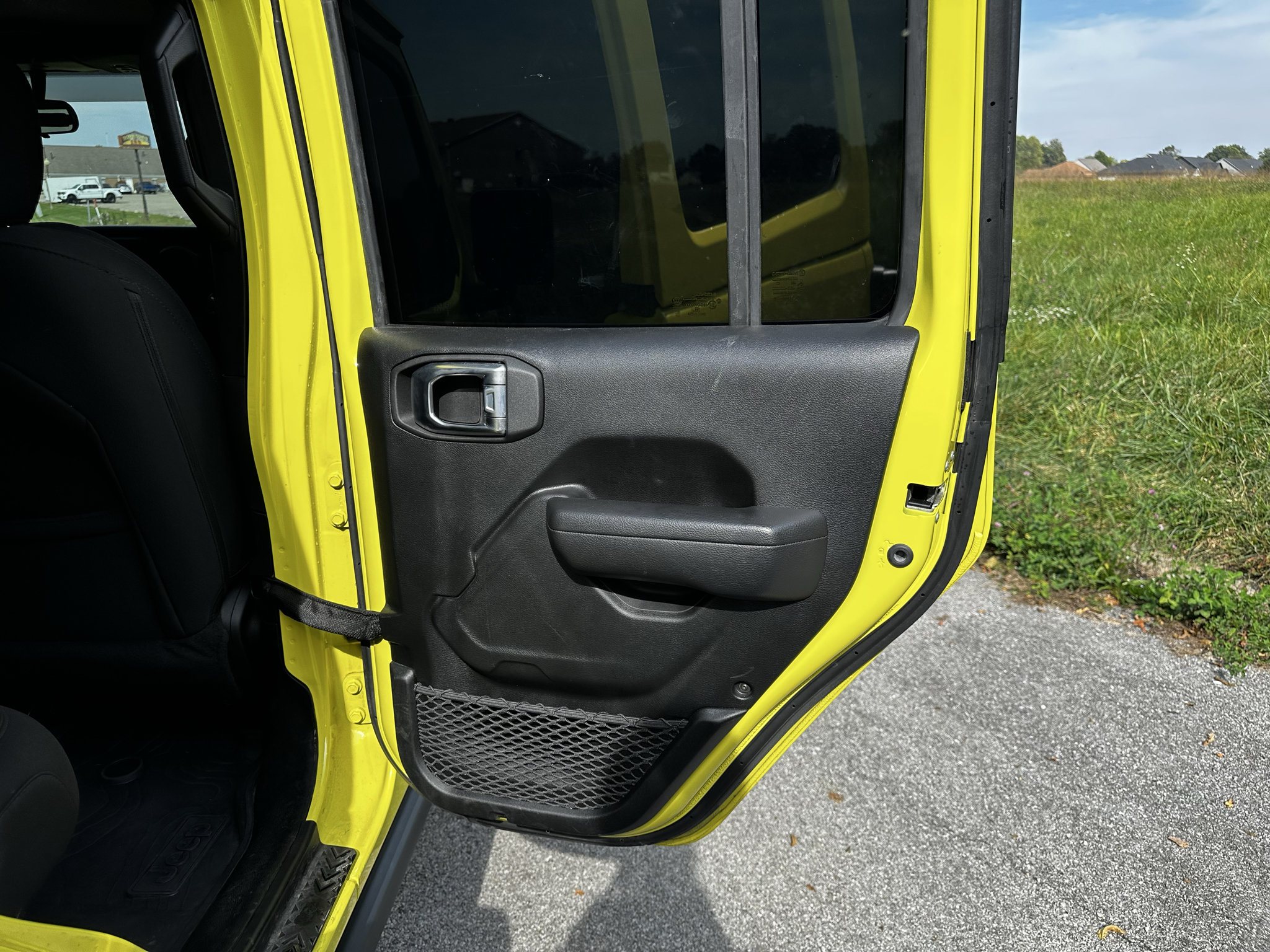 Used 2022 Jeep Wrangler Unlimited Sport w/ Xtreme Recon 35" Tire Package AWD/4WD image 27