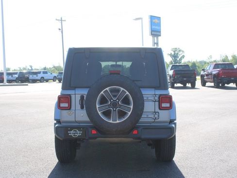 Used 2020 Jeep Wrangler Unlimited Sahara AWD/4WD image 8