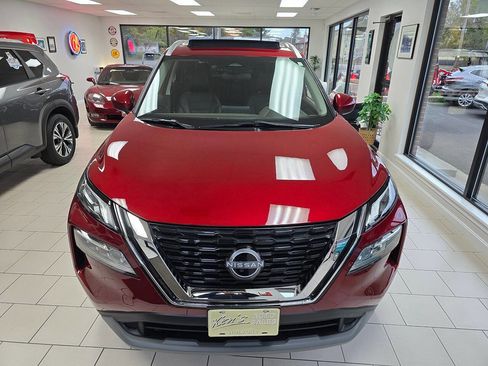 Used 2023 Nissan Rogue SV w/ SV Premium B Package image 2