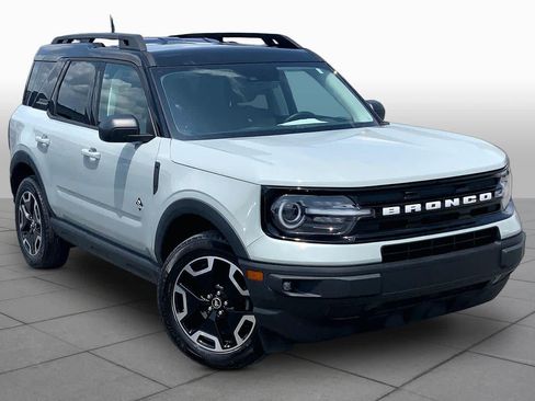 Certified 2022 Ford Bronco Sport Outer Banks w/ Tech Package AWD/4WD image 3