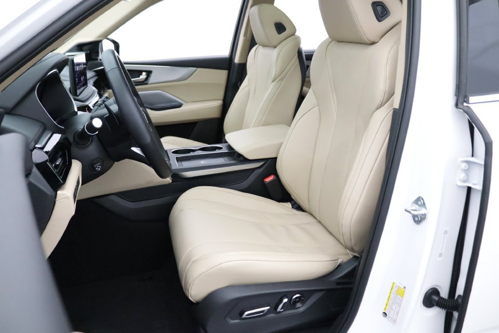 Used 2026 Acura MDX w/ Technology Package AWD/4WD image 2