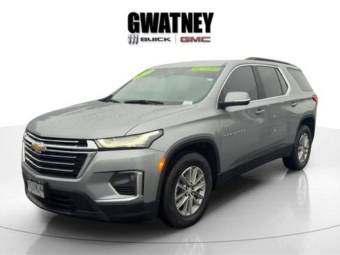 Used 2023 Chevrolet Traverse LT image 2