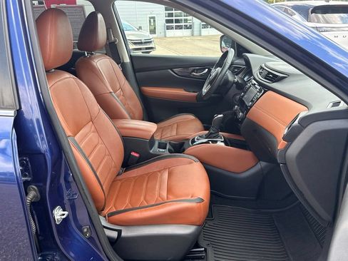 Used 2017 Nissan Rogue SL w/ SL Premium Package AWD/4WD image 27