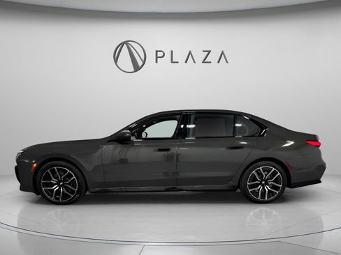 New 2026 BMW 740i xDrive image 3