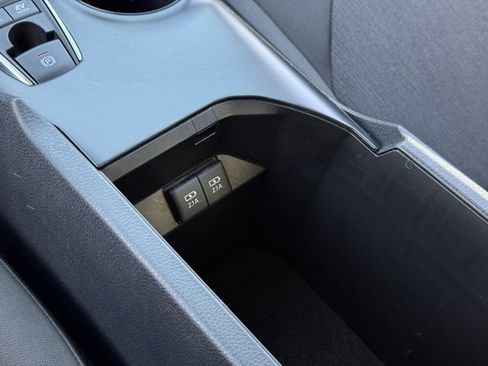 Certified 2020 Toyota Camry LE image 23