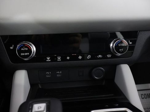 New 2025 Mitsubishi Outlander SE image 50