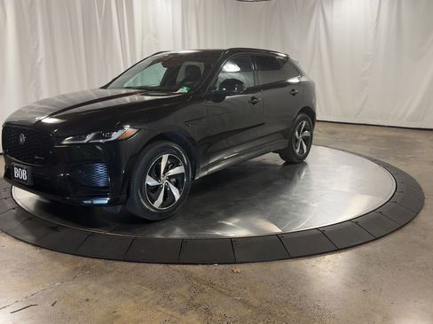 Used 2025 Jaguar F-PACE R-Dynamic S image 6