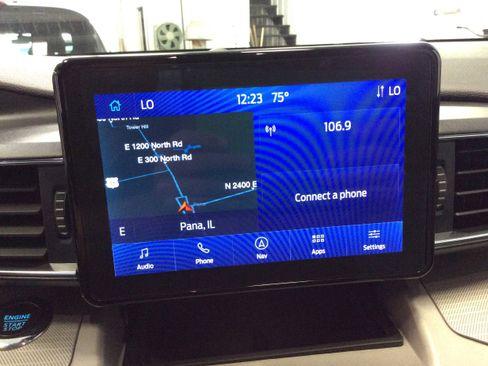 Used 2023 Ford Explorer XLT w/ Equipment Group 202A image 25