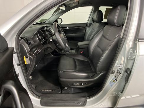 Used 2013 Kia Sorento EX image 29