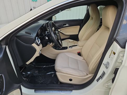 Used 2014 Mercedes-Benz CLA 250 image 15