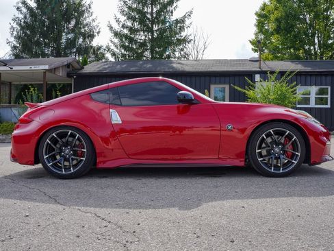 Used 2017 Nissan 370Z NISMO RWD image 9