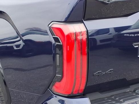 Used 2022 Toyota Tundra Platinum image 11