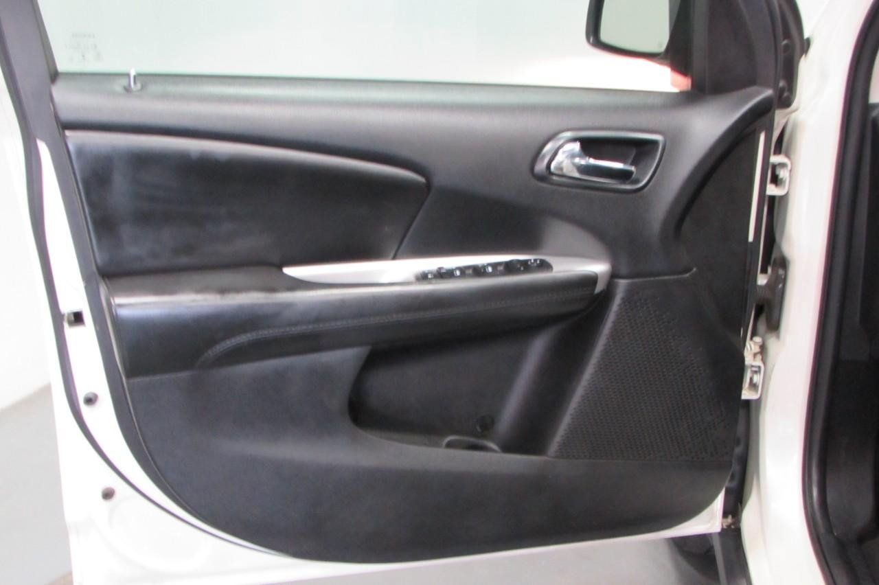 Used 2017 Dodge Journey SE w/ Flexible Seating Group FWD image 11
