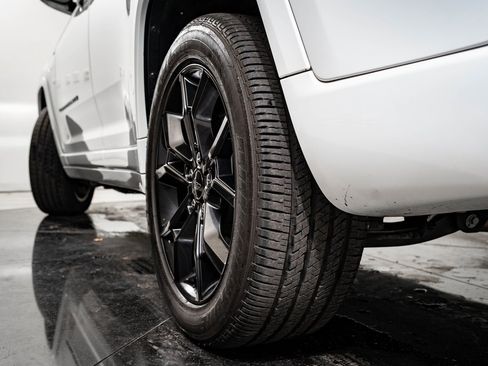 Used 2023 Jeep Grand Cherokee 30th Anniversary image 52