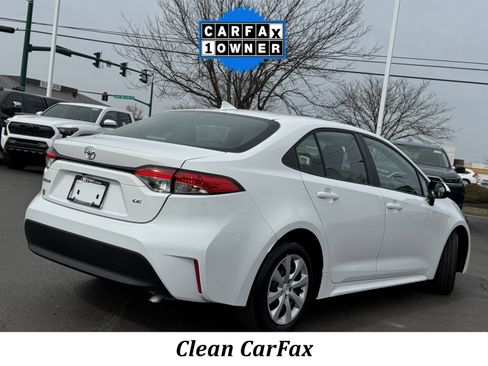 Used 2024 Toyota Corolla LE image 3